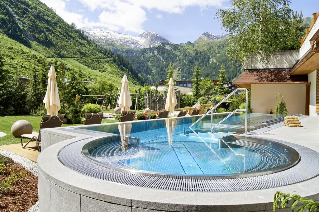 Alpenhof Hotel