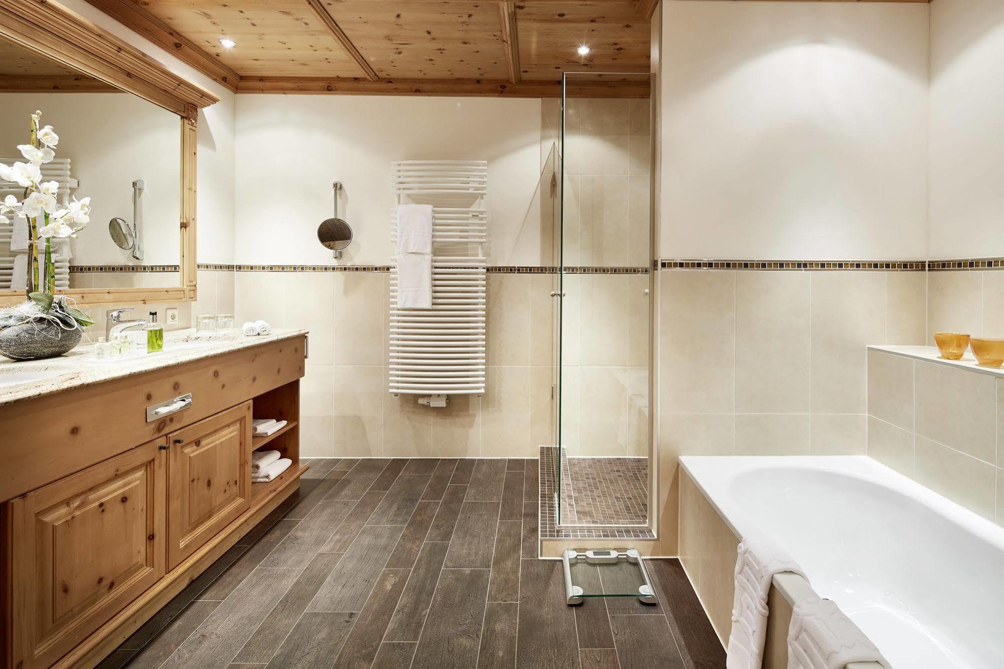 Hotel Alpenhof 4*